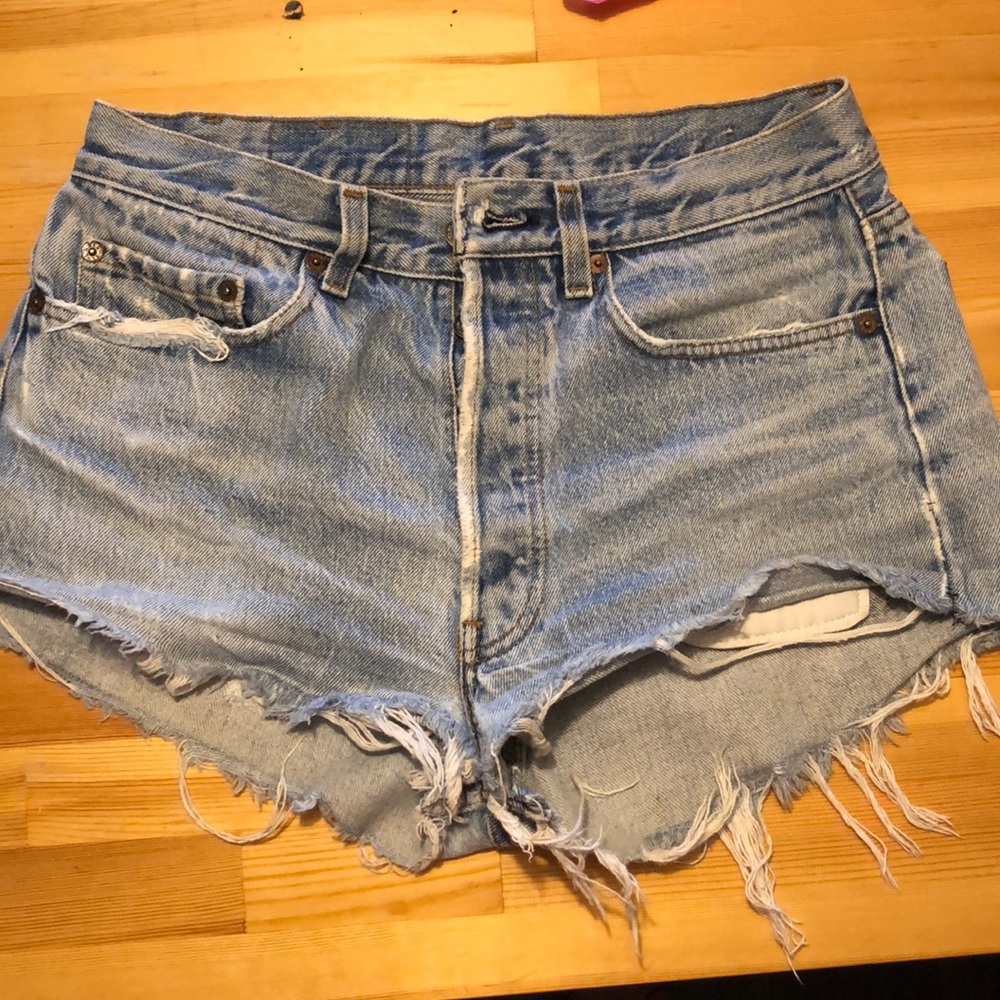 Levi’s cut off denim shorts